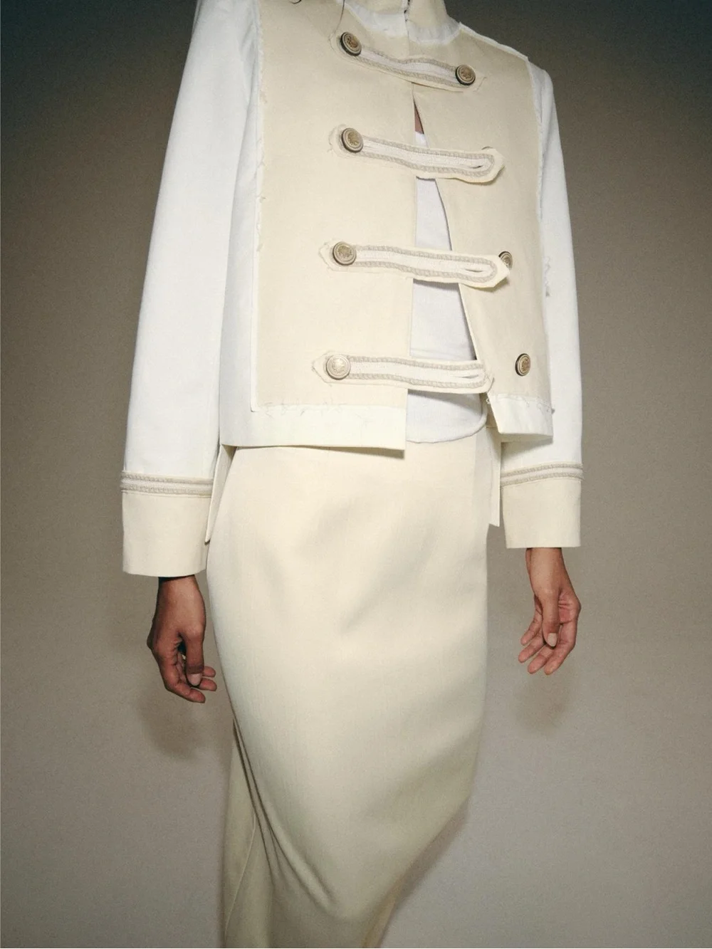 ZARA ZW Collection jacket featuring embossed gold button - Picture 7 of 15